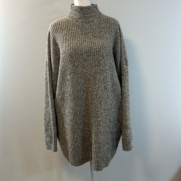 Tularose Djuna Mock Neck Balloon Sleeve Sweater Dress in Charcoal Gray Size M - Picture 2 of 9